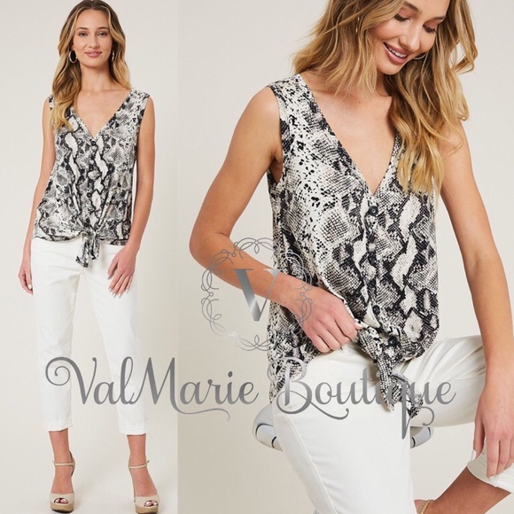 ValMarie Tops - 2 LEFT! Snake print button down cute  blouse top